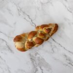 Veganer Zopf goldig von oben