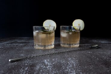 Birnen Wodka Tonic von der Seite