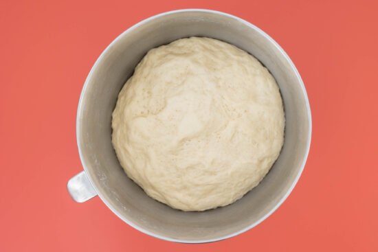 hefeteig in ruehrschuessel
