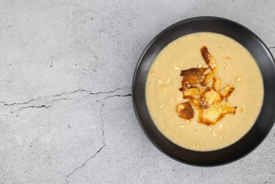 Haselnusssuppe mit Pastinaken und Lauch vegan