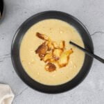 Haselnusssuppe mit Pastinaken und Lauch vegan