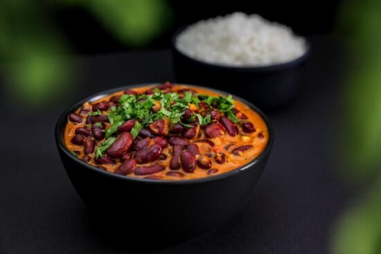 maharage ya nazi afrikanische bohnen mit kokosmilch mit reis