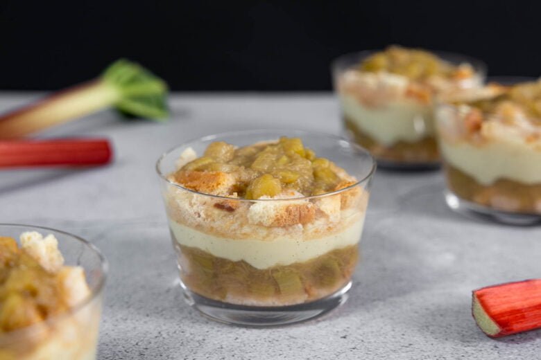 Vegane Goetterspeise in Dessertglaeschen