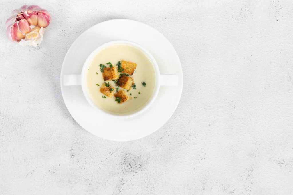 Vegane Knoblauchsuppe