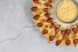 Wienerli im Teig Kranz Vegan