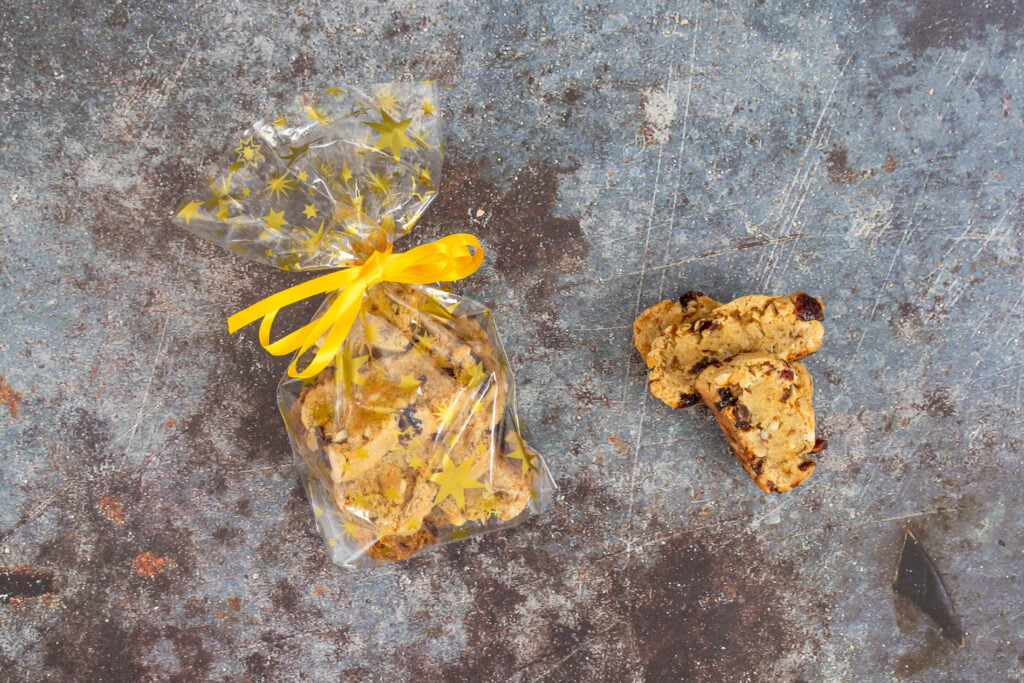 vegane Cantucci mit Nüssen und Früchten
