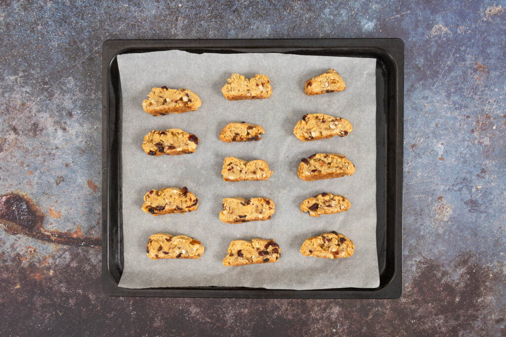 vegane Cantucci mit Nüssen und Früchten