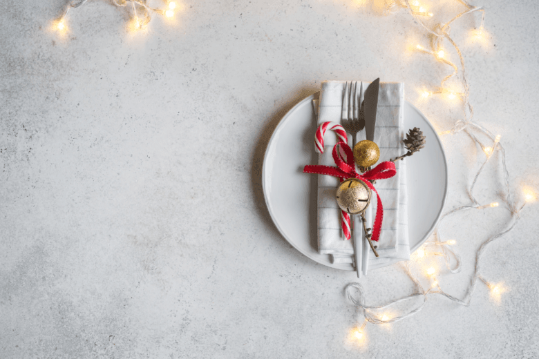 Weihnachtstisch gedeckt