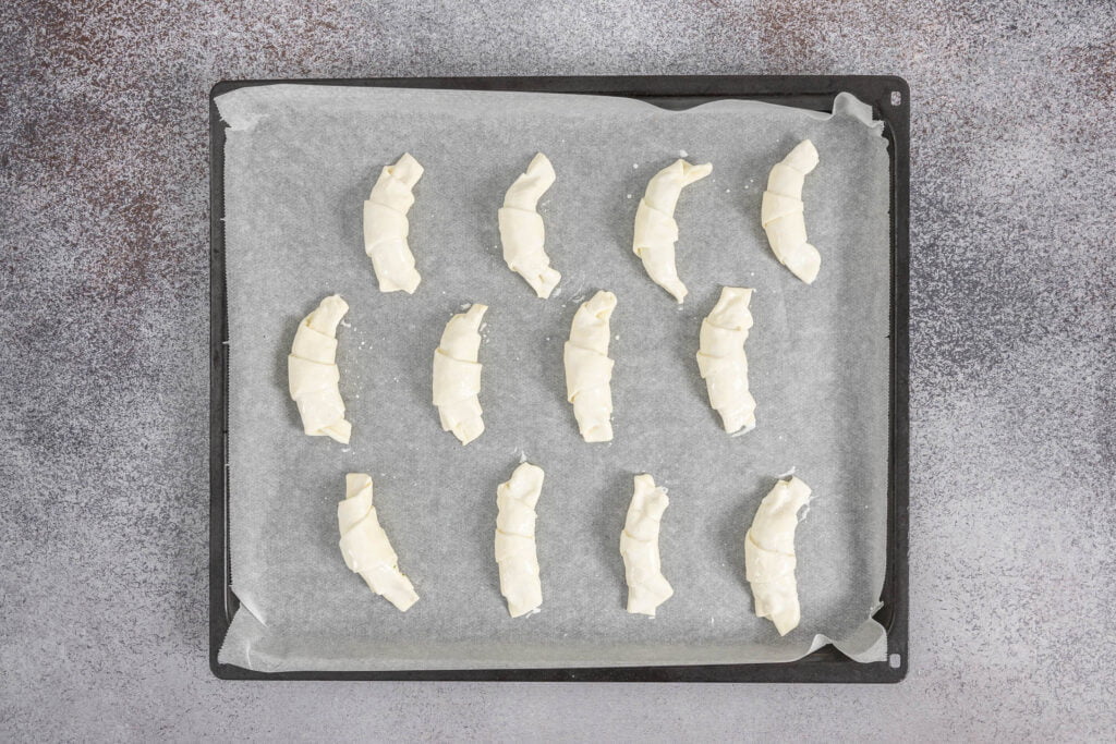 Vegane Schinkengipfeli mit Räuchertofu