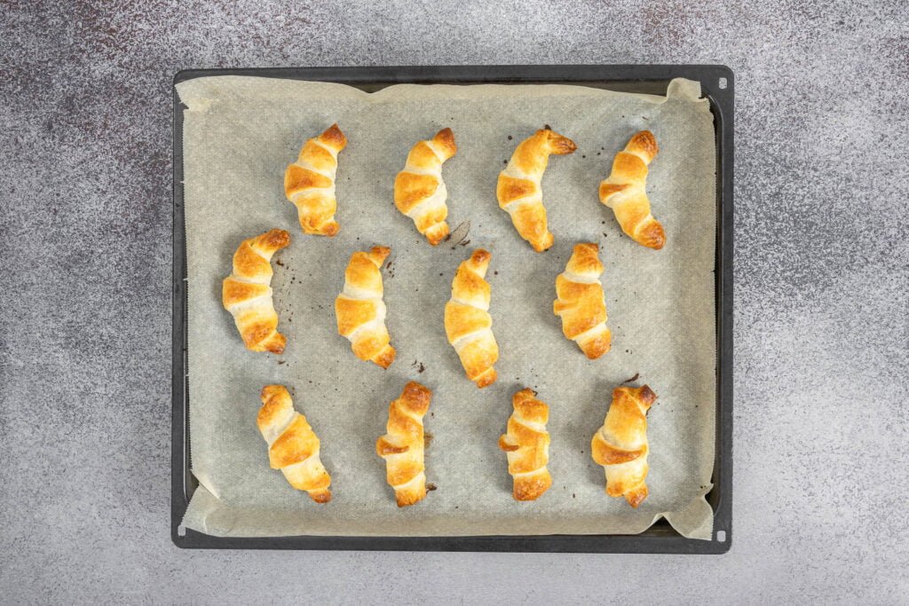 Vegane Schinkengipfeli mit Räuchertofu