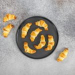 Vegane Schinkengipfeli mit Räuchertofu