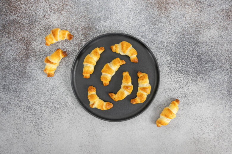 Vegane Schinkengipfeli mit Räuchertofu