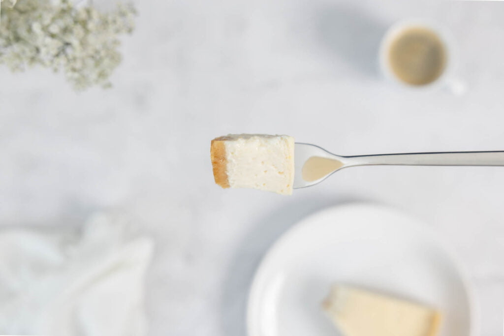 Originaler New York Cheesecake Vegan - Ein Stück abgegessen