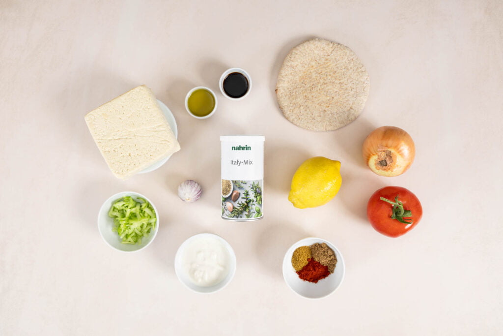 Pita Brot Tofu Zitrone Zwiebel Gurke Veganer Joghurt - Veganer Tofu Gyros