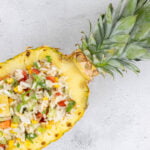 Tropischer Reissalat mit Ananas