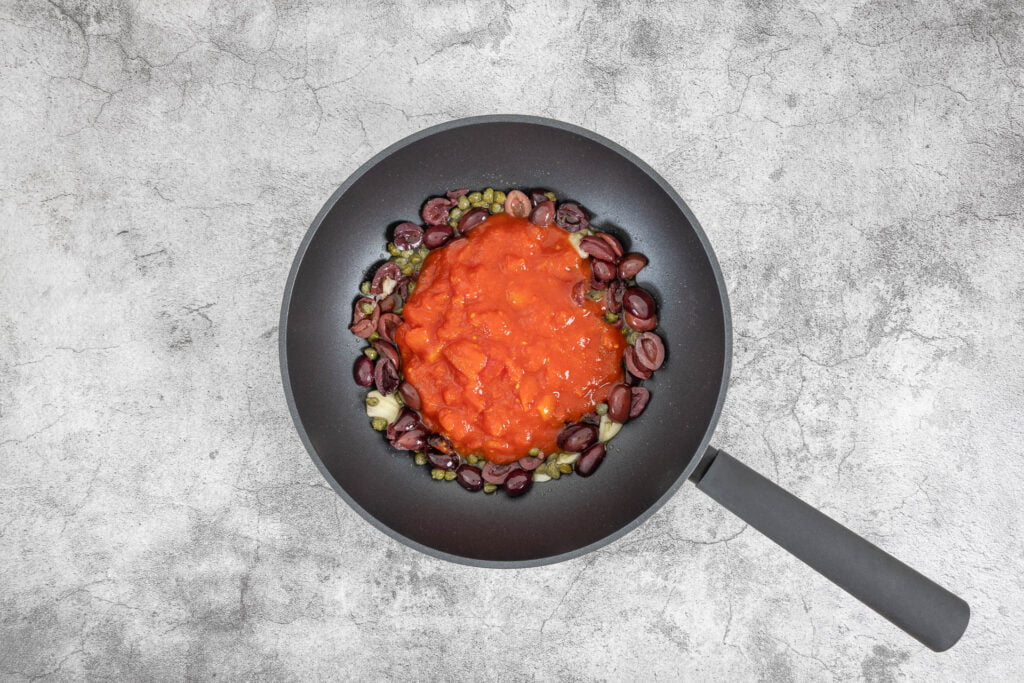 Vegane Spaghetti Puttanesca ohne Sardellen