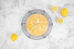 Veganer Zitronenkuchen mit Olivenöl