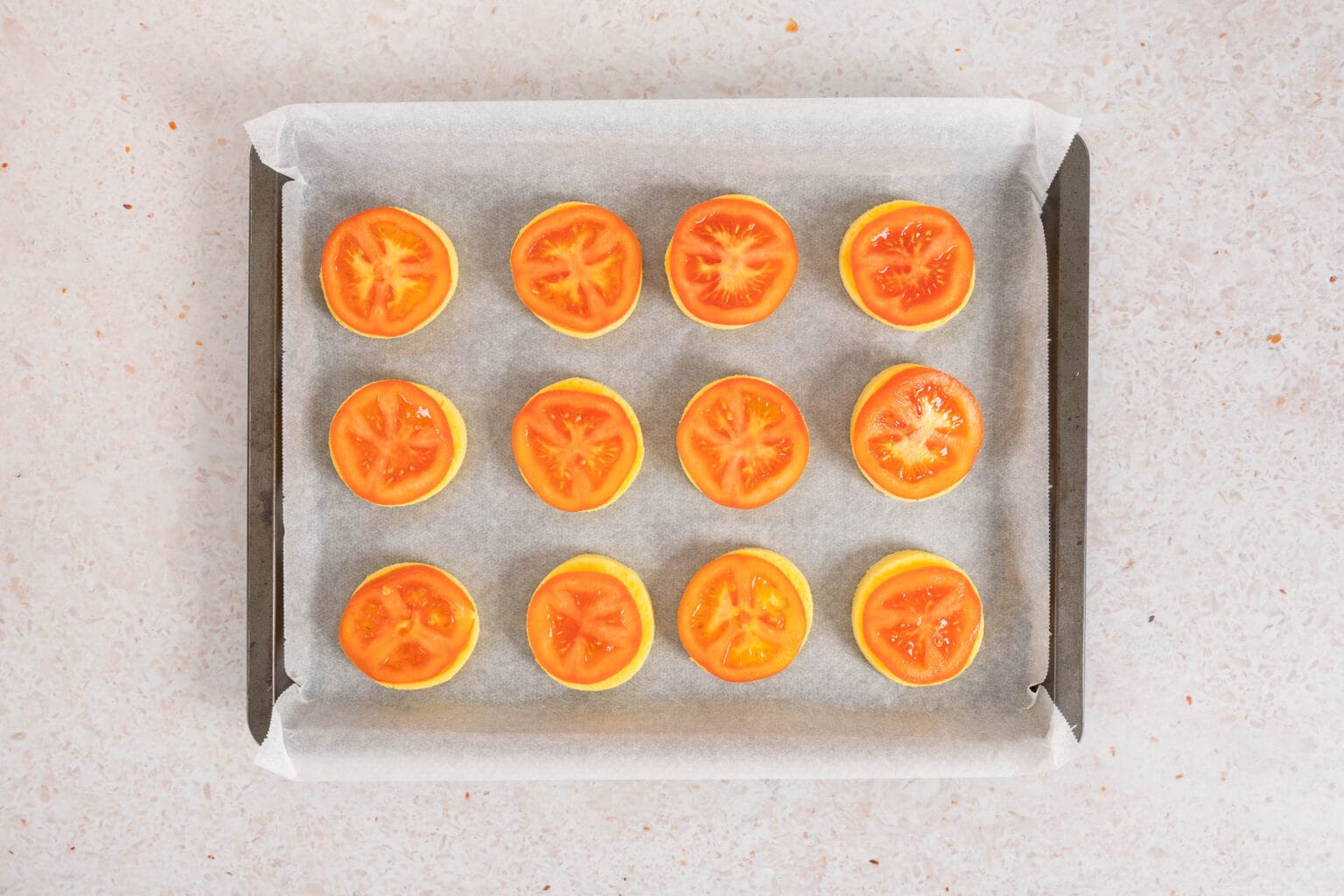 Polenta-Pizza-Taler – mit veganem Käse überbacken