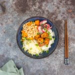 Japanische Reisbowl mit Natto und Tofu - Doburi