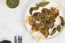 Grillierte Pilz-Spiessli mit Chimichurri