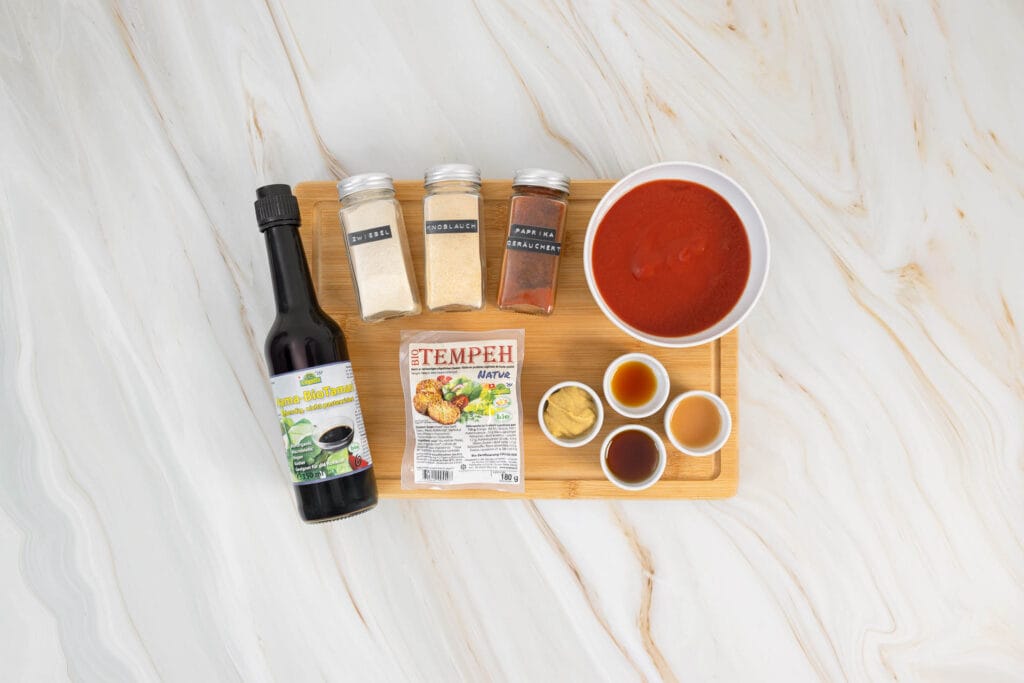 Veganer BBQ Tempeh mit Whisky Sause