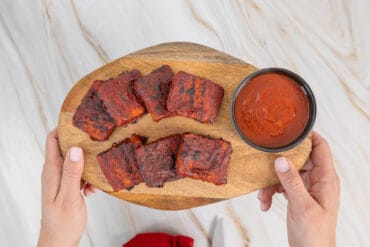 Veganer BBQ Tempeh mit Whisky Sause