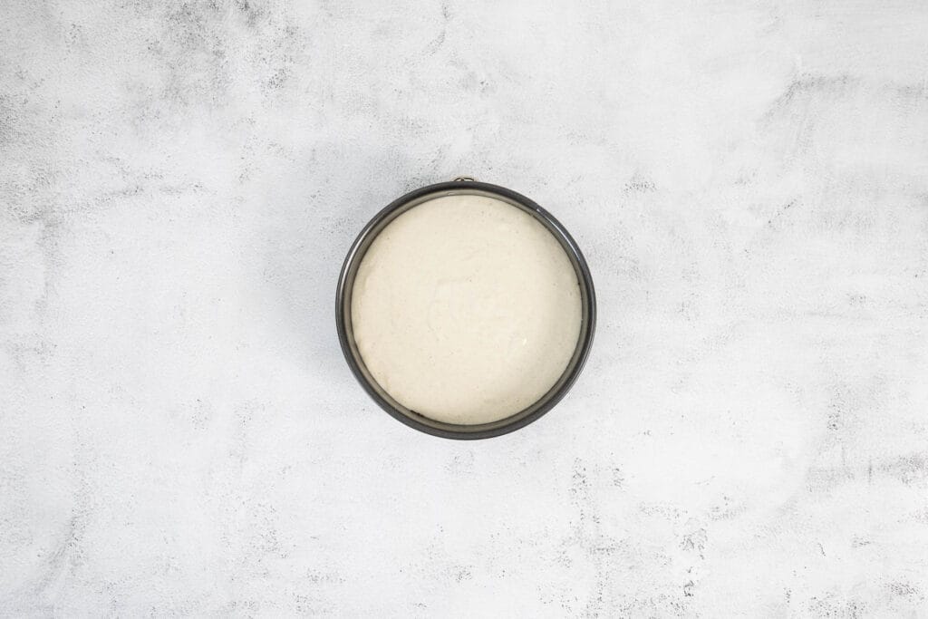 Veganer No-Bake Veganer No-Bake Cheesecake direkt aus dem Ofen mit Form