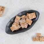 Klassische Basler Läckerli ohne Honig mit Glasur als vegane Alternative zum Original